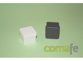Contera plast.cuad.negra 20x20