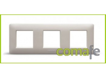 Marco triple empotrar famatel